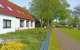 schöne Ferienwohnung mit Terrasse am Bodden in Ralswiek